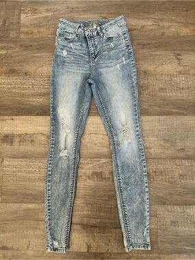 True Craft Women's Skinny Jeans in Light Blue Distress